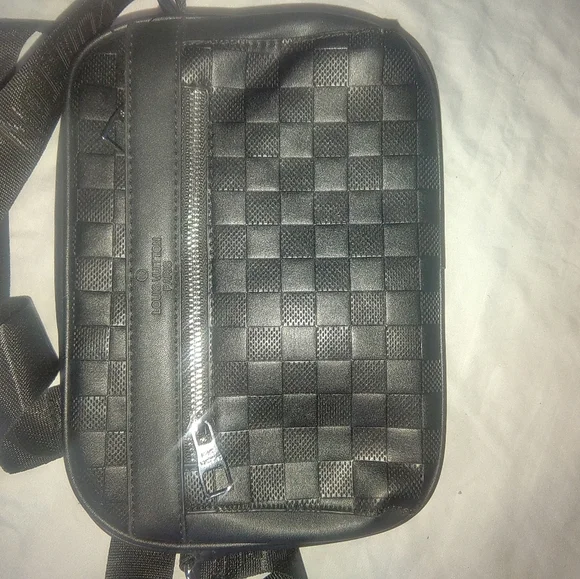 Stylish Black LV monogram unisex crossbody Bag - Picture 2 of 5